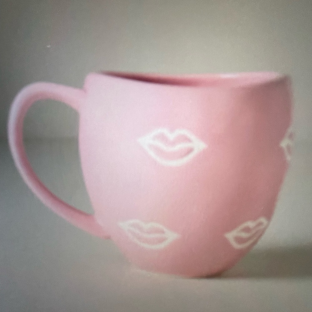 ❤️ ANTHROPOLOGIE VIDA ICON STONEWARE KISS LIPS COFFEE MUG NEW